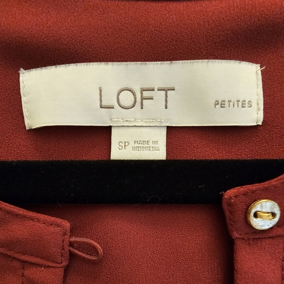 LOFT Burgundy Quarter Button Down Flutter-Sleeve Blouse (PS) - Picture 4 of 5